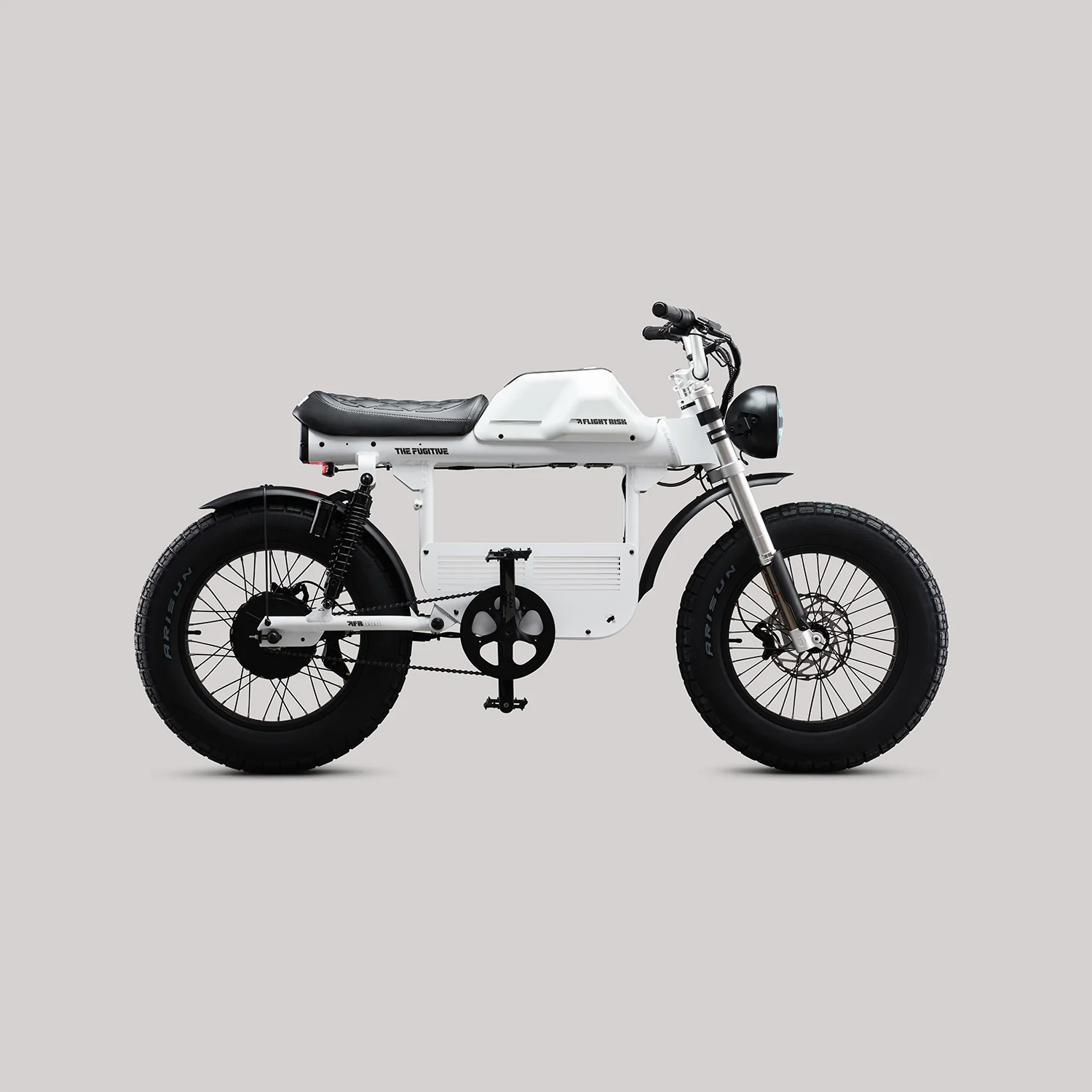 FR888 - White