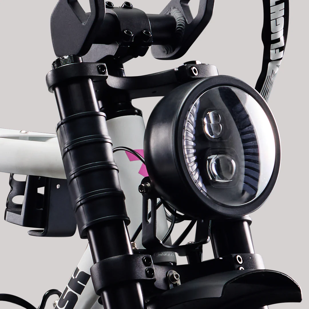 FR555 - White - Image 8